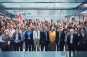 华为新老员工同心，享受长期合作礼遇，助力未来发展